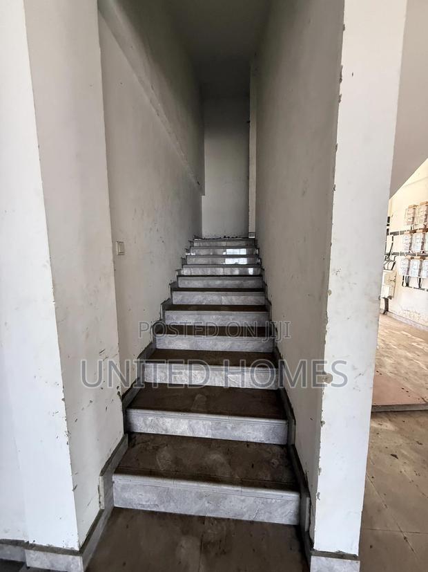 Tema Community One 21 Bedrooms With Office for Rent · Photo 8