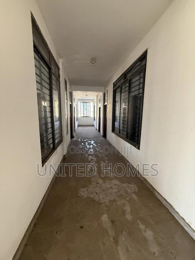 Tema Community One 21 Bedrooms With Office for Rent · Photo 7