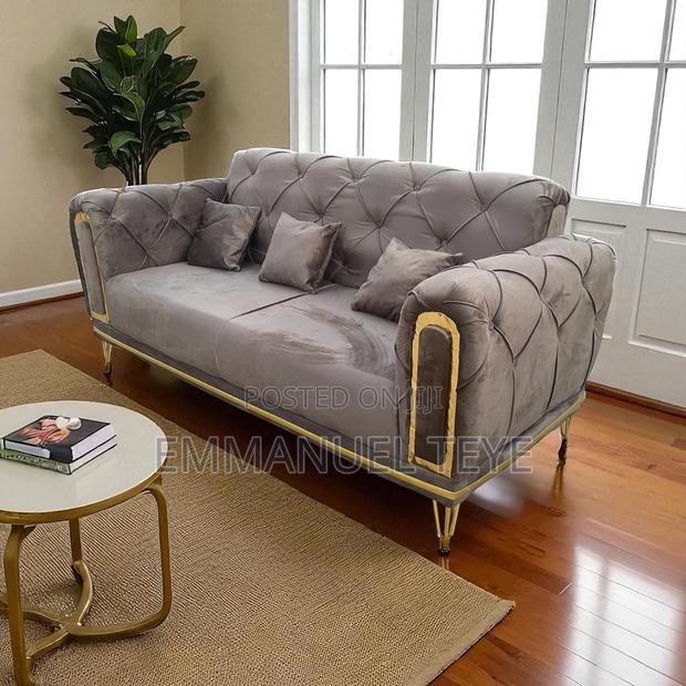 Brown Luxurious 3 in One Sofa · Photo 1