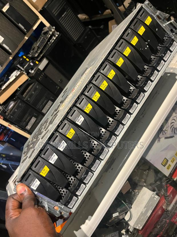 Emc 15 Bay Sas Storage Bay 2u · Photo 2