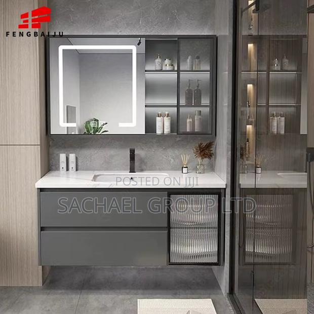 Wall Hung Cabinet Basin · Photo 1