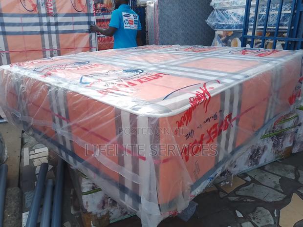 Huge Mattress 20" Queen |Latex Foam · Photo 1