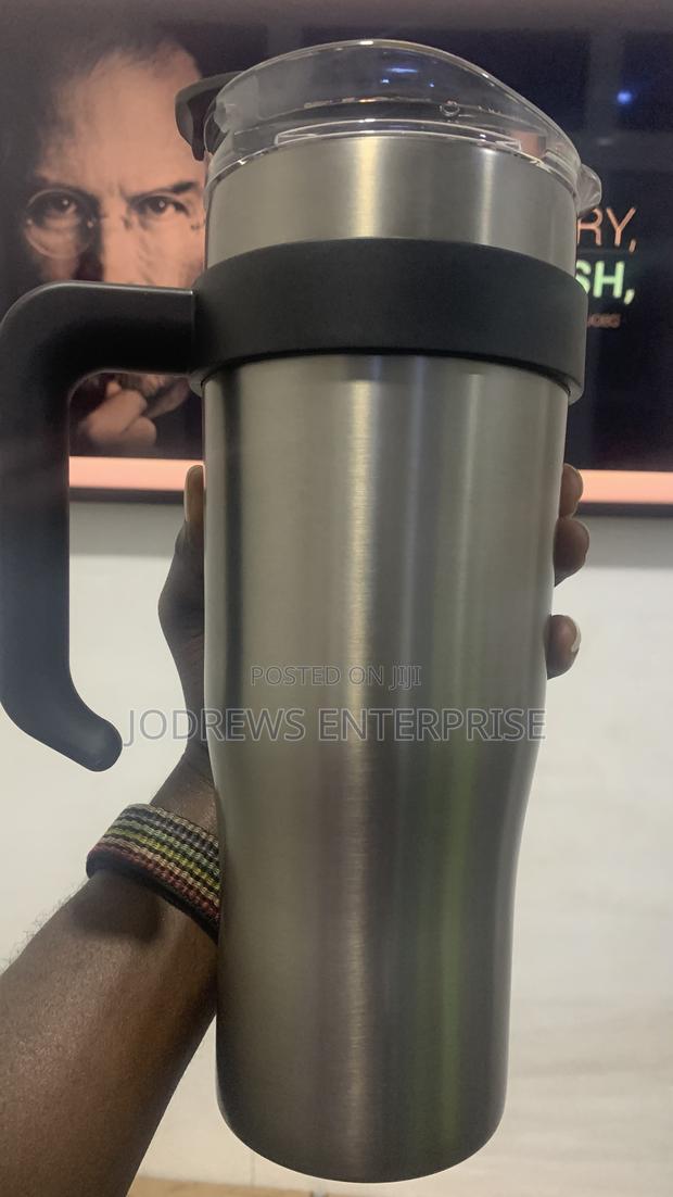 Oraimo Thermogo S1200 1.2l Extra Large Insulated Water Bottle · Photo 7