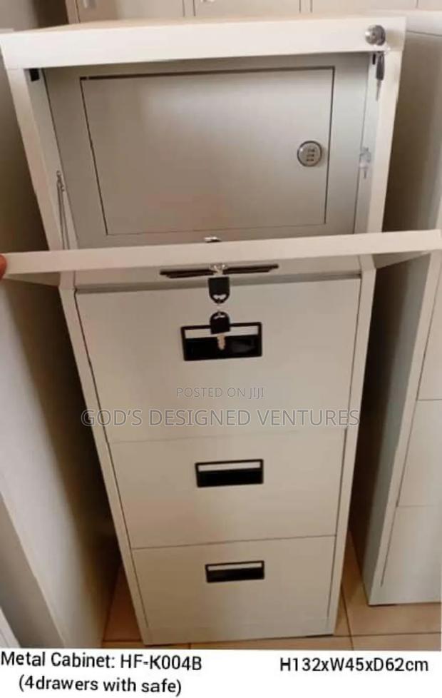 Exquisite 4 Drawer Cabinet With Safe · Photo 1