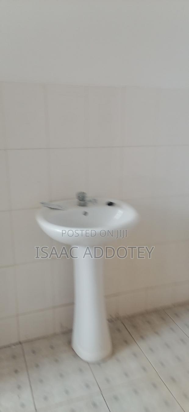 2bdrm Apartment in Spintex Coastal Down for rent · Photo 3