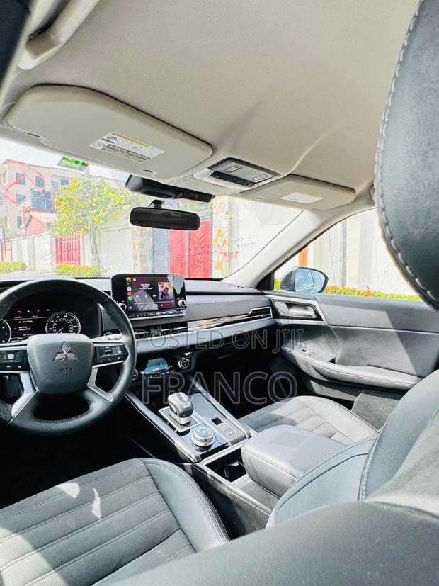 Mitsubishi Outlander SE 2022 Black · Photo 3