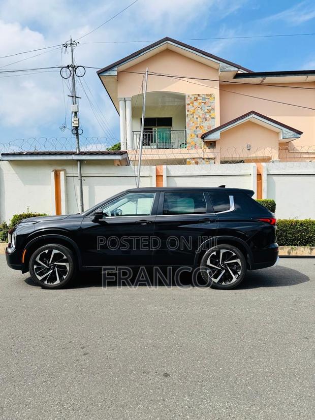 Mitsubishi Outlander SE 2022 Black · Photo 1