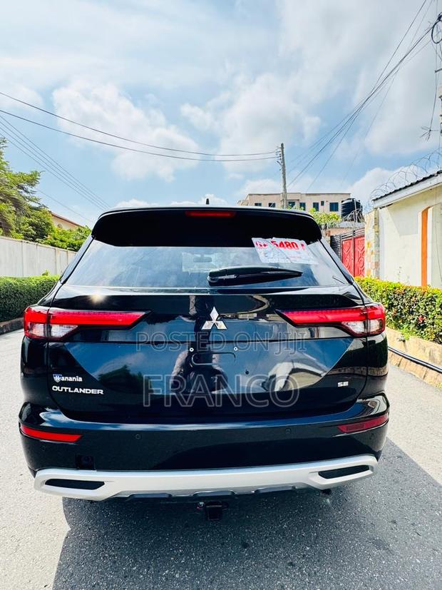 Mitsubishi Outlander SE 2022 Black · Photo 8