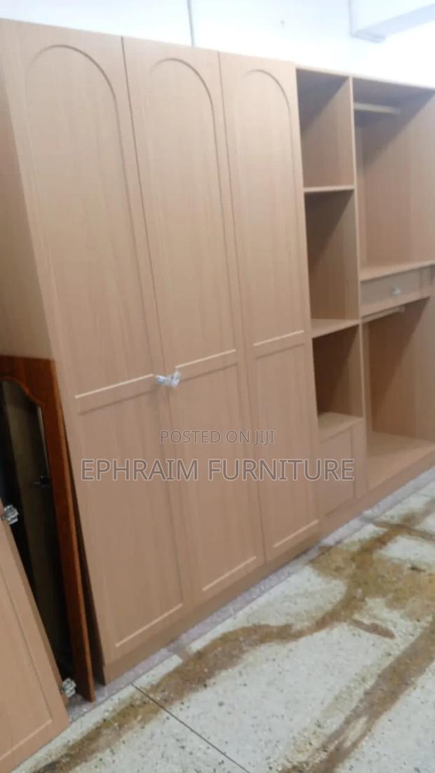 Wooden 6door Wardrobe · Photo 1