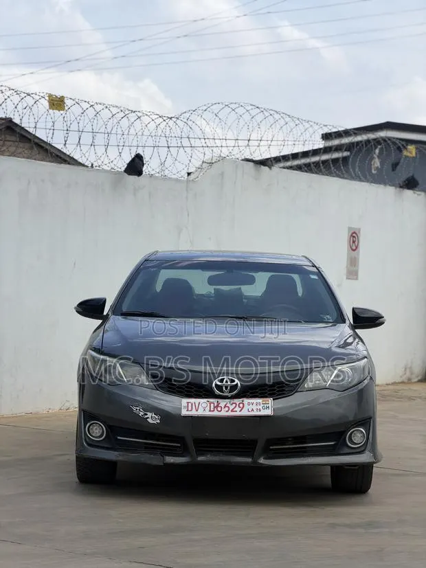 Toyota Camry 2014 Silver