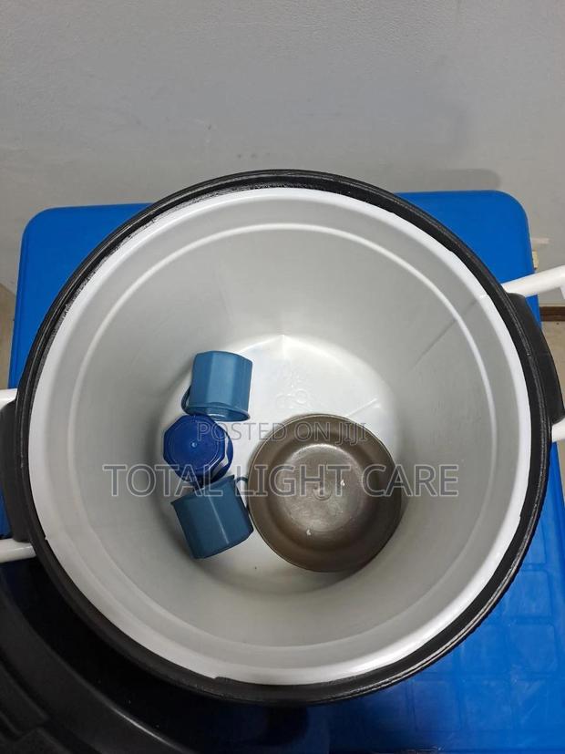 Gye Nyame Rounded Ice Chest Medium Size · Photo 4