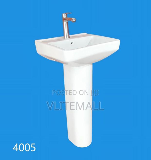 Pedestal Basin - Wash Hand Basin - Bathroom Sink · Photo 1