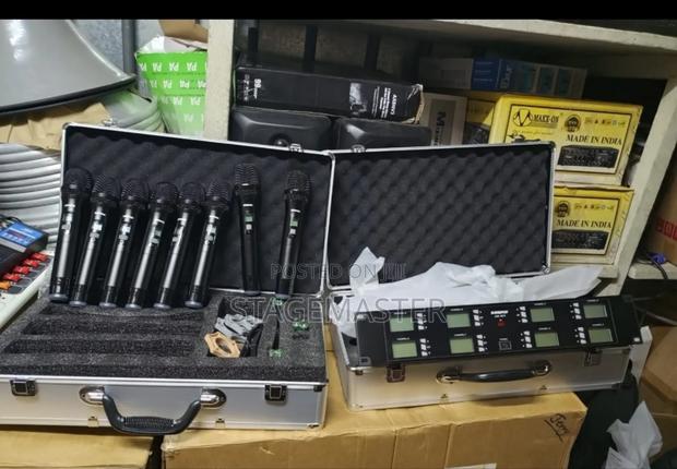 Shure 8-in-1 Wireless Microphone System. · Photo 1