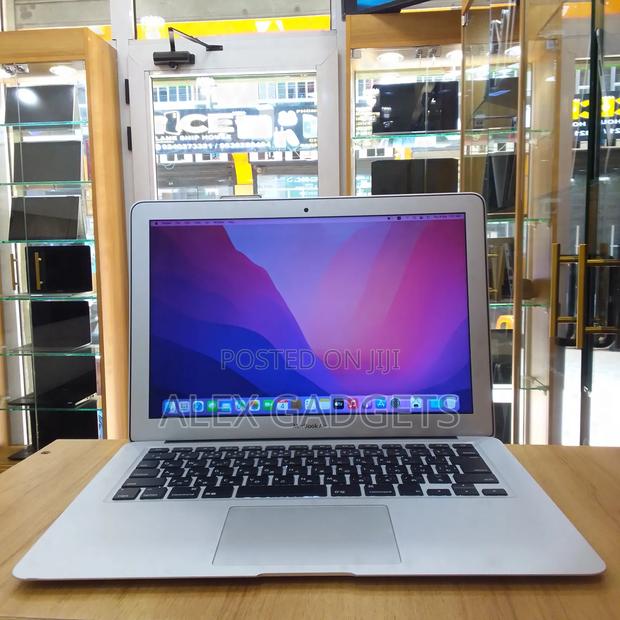 Laptop Apple MacBook Air 2015 8GB Intel Core I5 eMMC 128GB · Photo 1