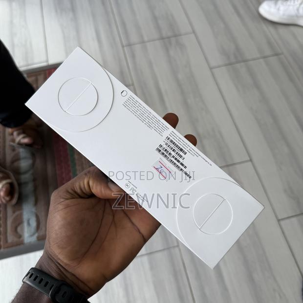 Apple Watch Se 2nd Generation (Gps+Cellular) 44mm · Photo 2