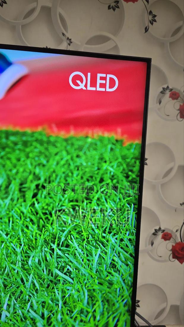 Ssamsung Qled 50 Inch TV · Photo 8