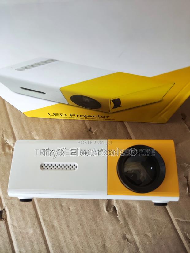 Compact Projector · Photo 2