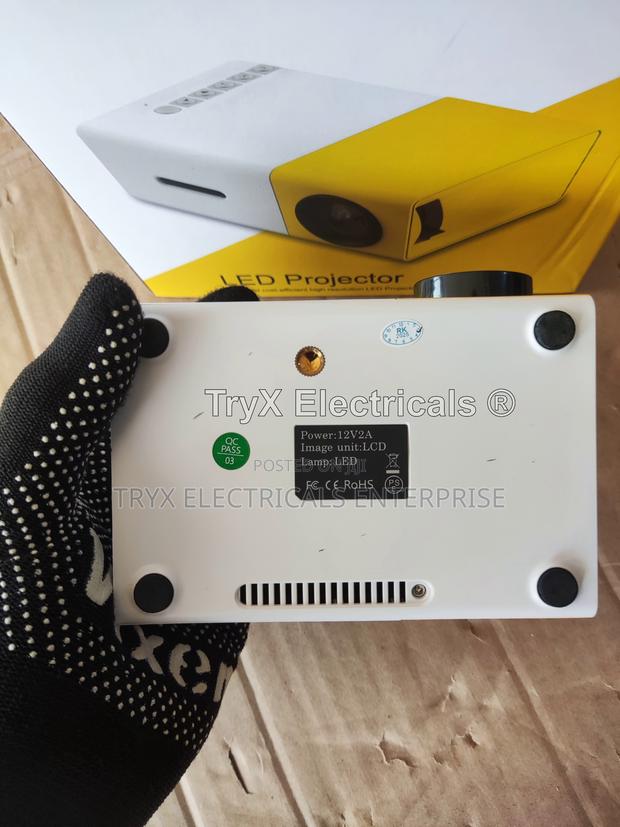 Compact Projector · Photo 5