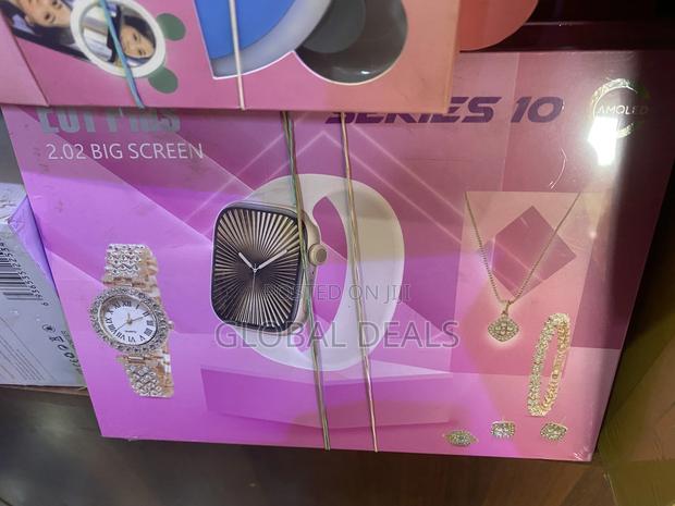 Series 10 Smart Watch and Jewelry · Photo 1
