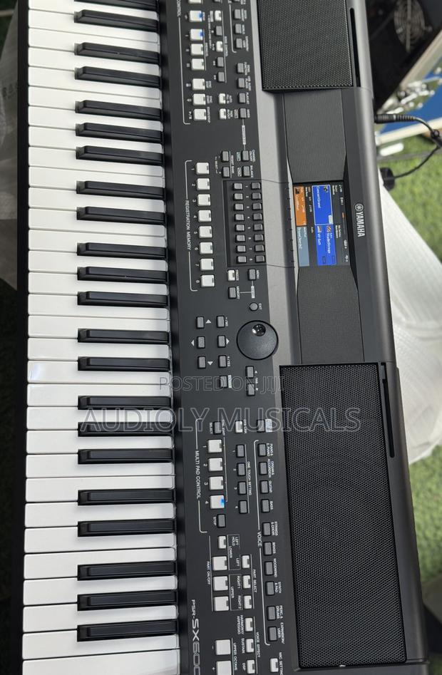 Yamaha Sx600 Keyboard · Photo 3