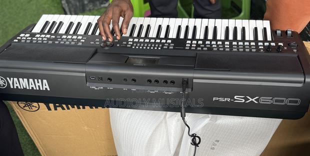 Yamaha Sx600 Keyboard · Photo 4