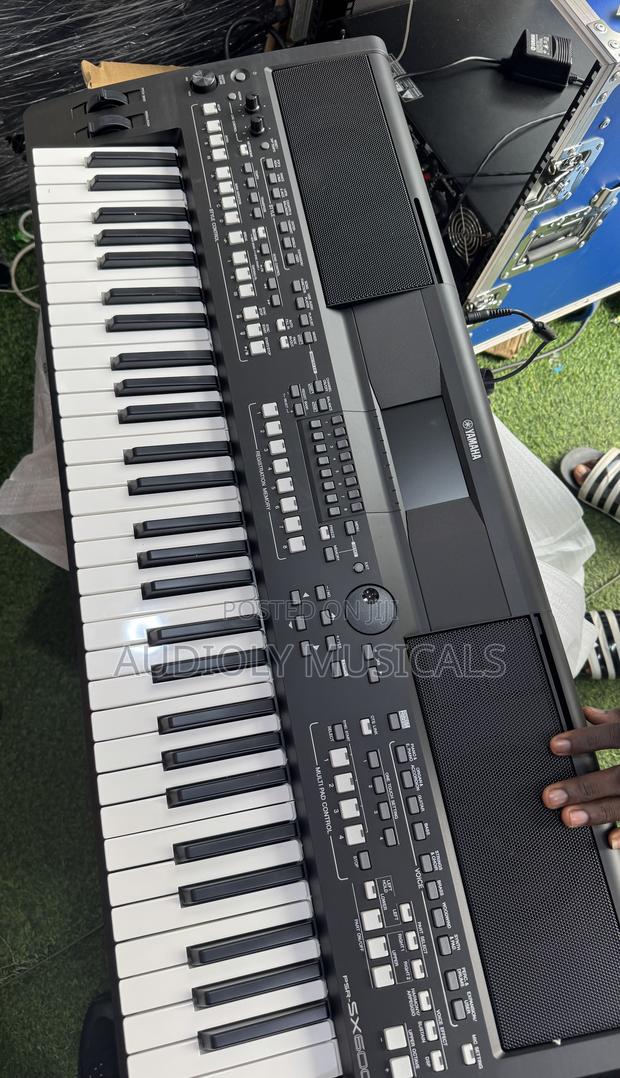 Yamaha Sx600 Keyboard · Photo 2