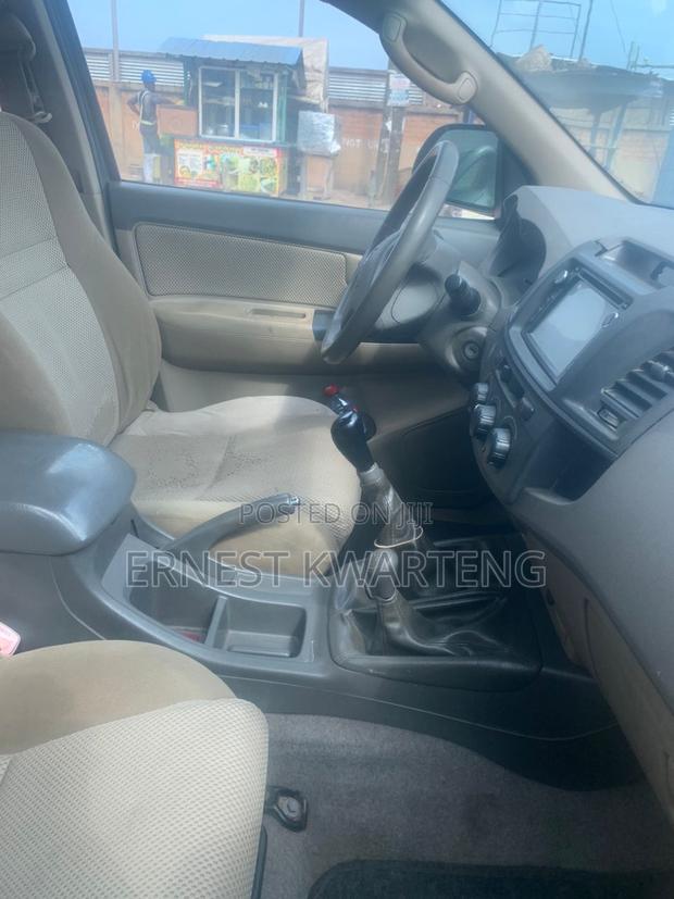 Toyota Fortuner 2012 Gray · Photo 4