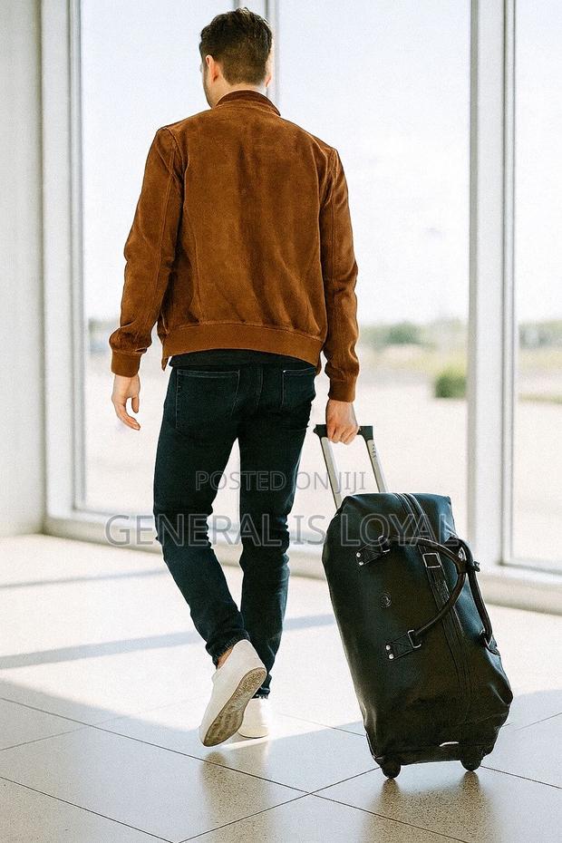Genuinely Leather Duffel Trolley Bag · Photo 8