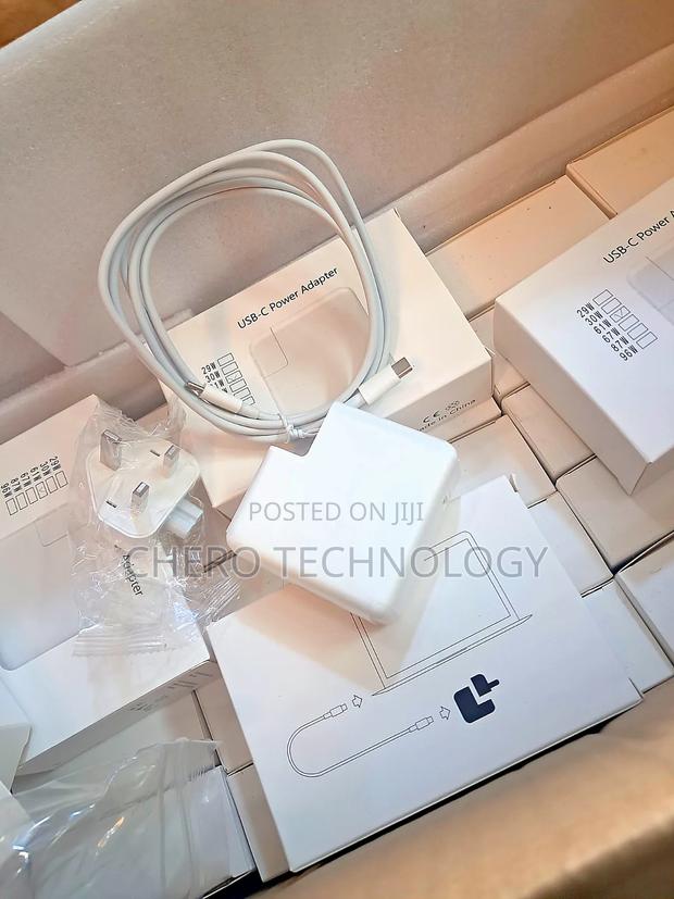 Macbook Type C Power Adapter 87w · Photo 2