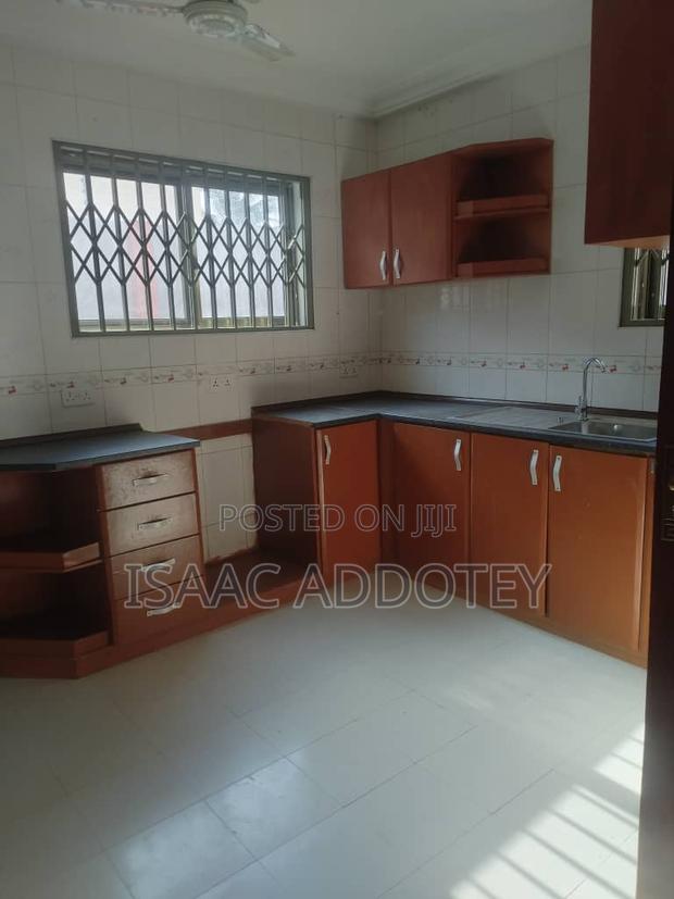 4bdrm Apartment in Spintex She'Ll Sign for rent · Photo 5