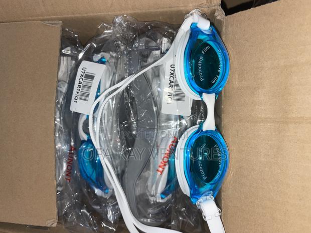 Swimming Goggles for Kids · Photo 1