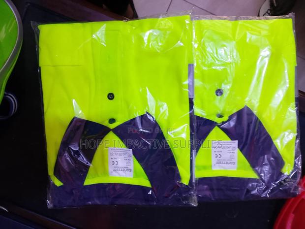 Reflective Polo Shirt - Short Sleeve. · Photo 2