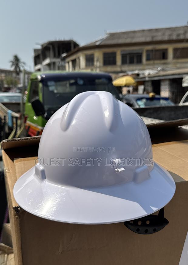 Underground Helmet · Photo 3