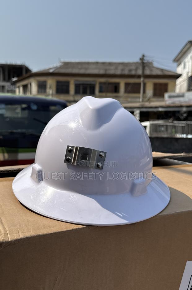 Underground Helmet · Photo 1