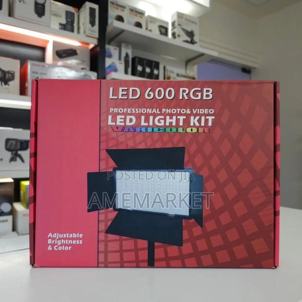 Pro Led 600 RGB Professional Photography Video Rechargeable Light Kit · Photo 1