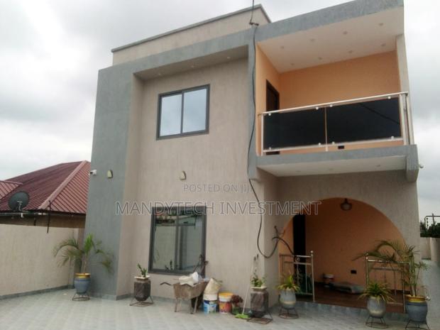 4bdrm Duplex in Lake Side Estate for sale · Photo 2