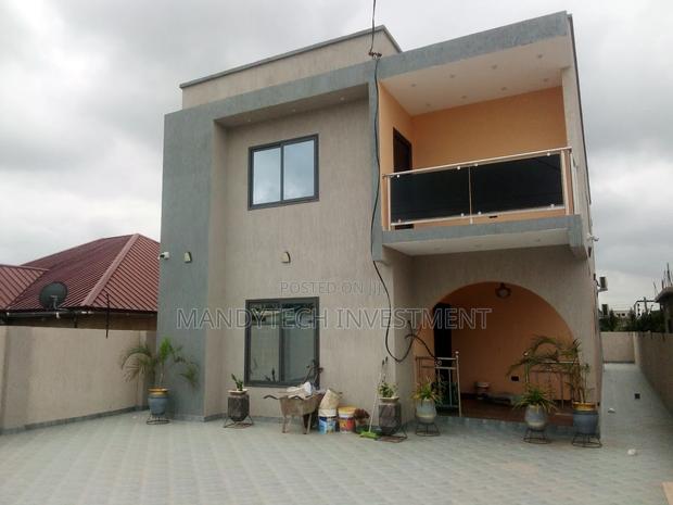 4bdrm Duplex in Lake Side Estate for sale · Photo 1