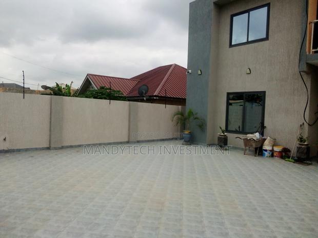 4bdrm Duplex in Lake Side Estate for sale · Photo 5