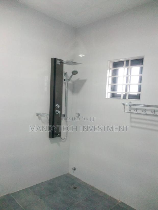 4bdrm Duplex in Lake Side Estate for sale · Photo 7