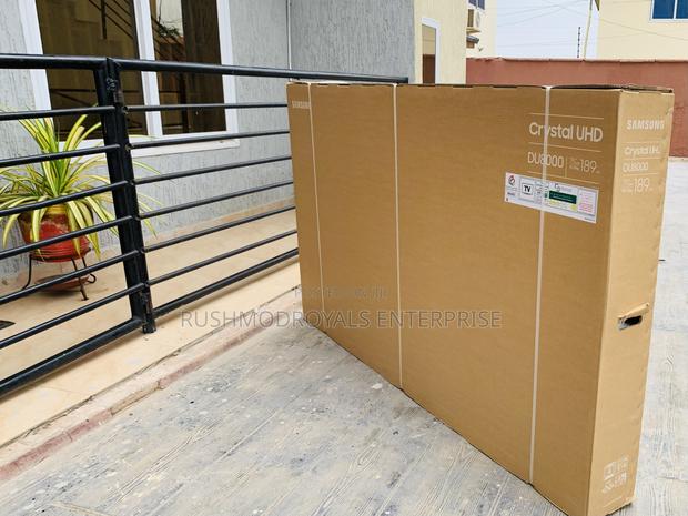 Samsung 75" Du8000: Vibrant Crystal Uhd on a Sleek Airslim Display · Photo 2