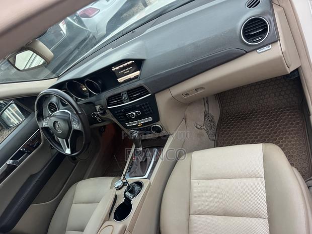 Mercedes-Benz C250 2014 White · Photo 1