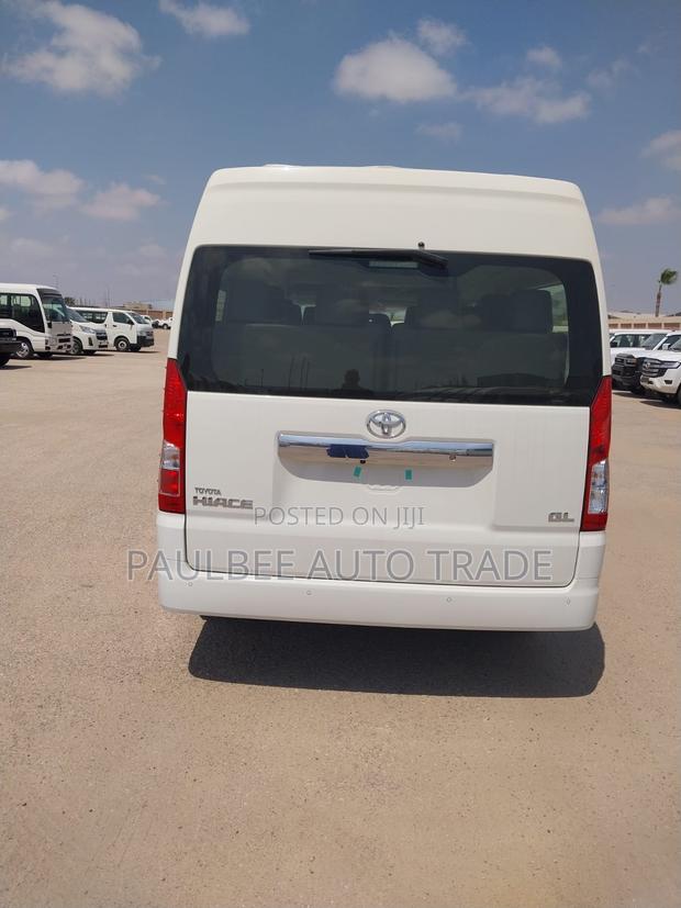 New Toyota HiAce 2024 White · Photo 6