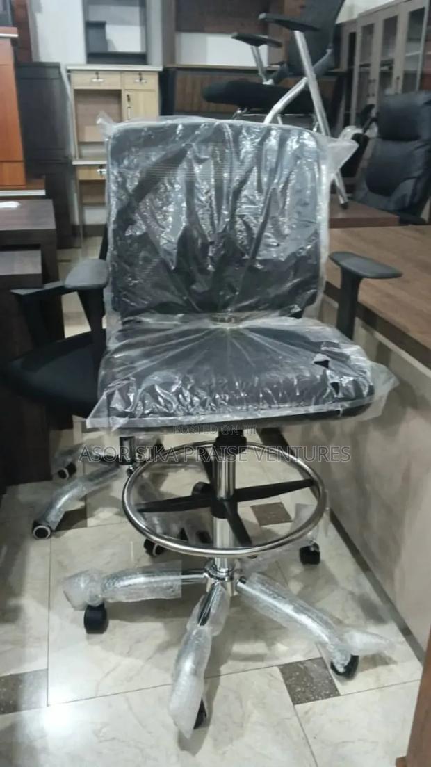 Counter Chair · Photo 1