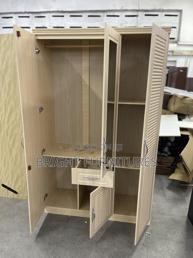 Wardrobe (3 Doors Wardrobe) · Photo 3