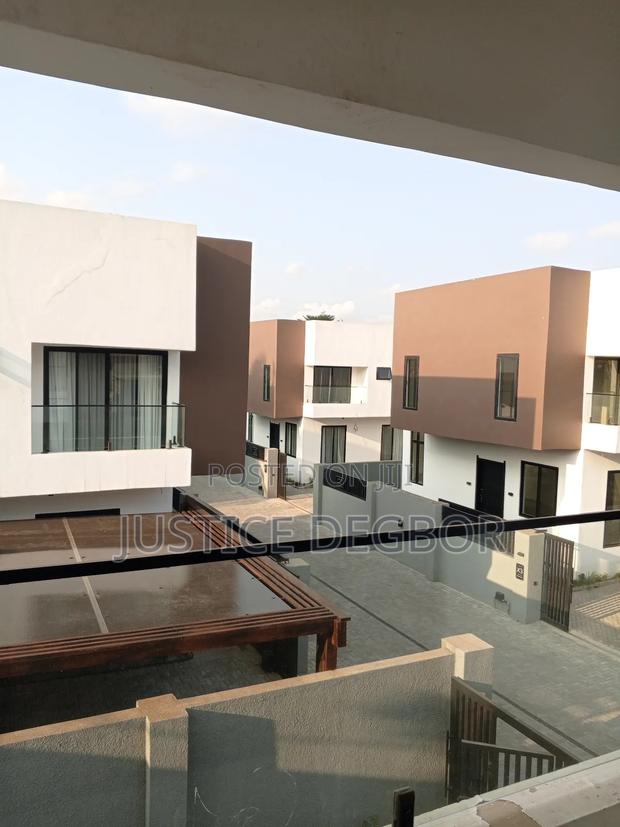 4bdrm Townhouse / Terrace in Bestchoice, West Legon for rent