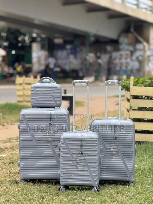 4 in 1 Anticrake Luggage Is Available for Sale · Photo 1