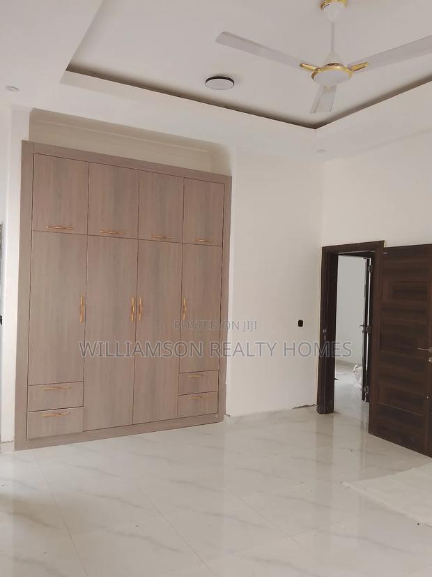 3bdrm House in Hfc Estate Area, Spintex for sale · Photo 4