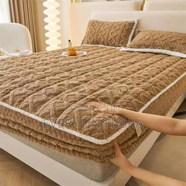Comforter Fitted Bedsheet · Photo 1