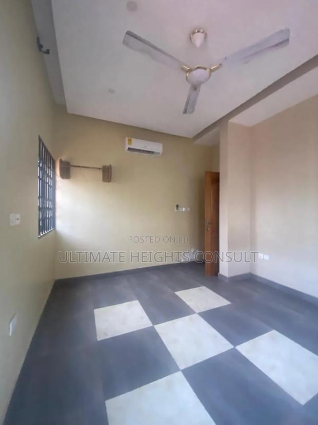 2bdrm Apartment in Dansoman, Exhibition for rent · Photo 2
