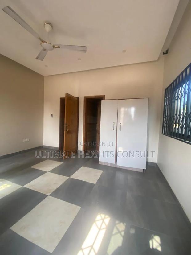 2bdrm Apartment in Dansoman, Exhibition for rent · Photo 8